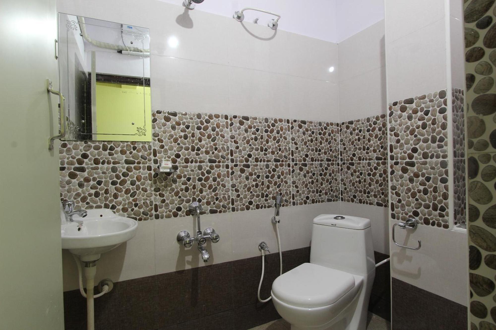 Hotel O V R Residency Near Sri Amruth Chithra Mandira Bangalore Exteriör bild