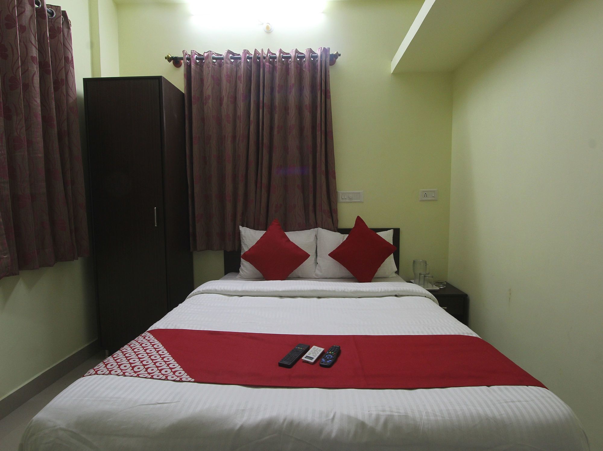 Hotel O V R Residency Near Sri Amruth Chithra Mandira Bangalore Exteriör bild